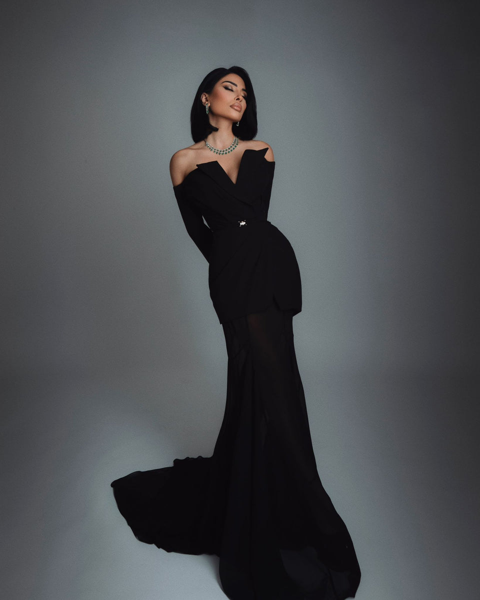 E063 Long Sleeve Body Fit Dress with Belt – Sleek & Stylish